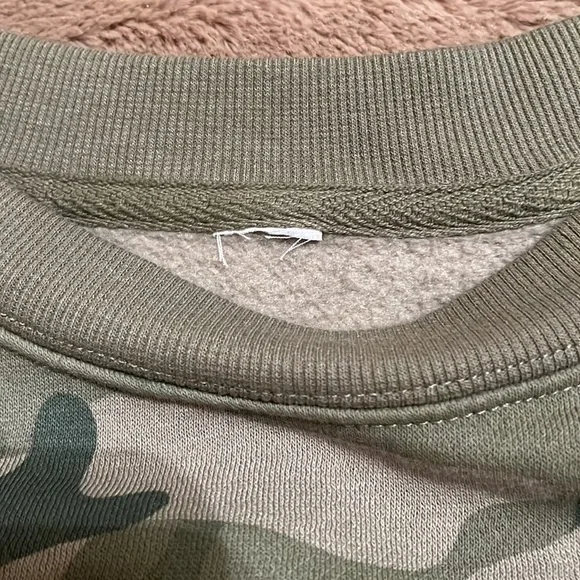 Old Navy Green Camo Sweatshirt - Picture 5 of 7